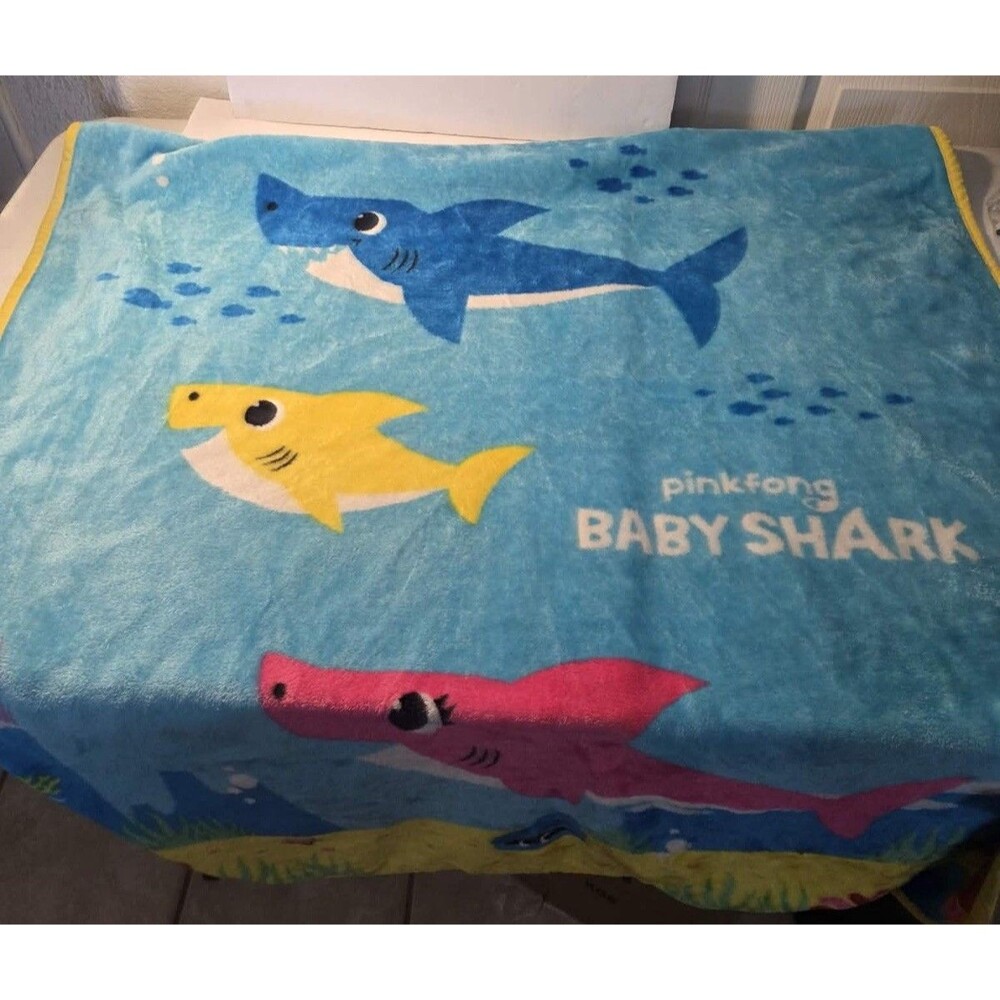 Nickelodeon Pinkfong Baby Shark Silky Soft Throw Kids Blanket 40x50
